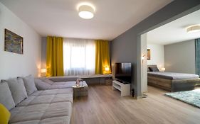 Luxury & Calm Apartment